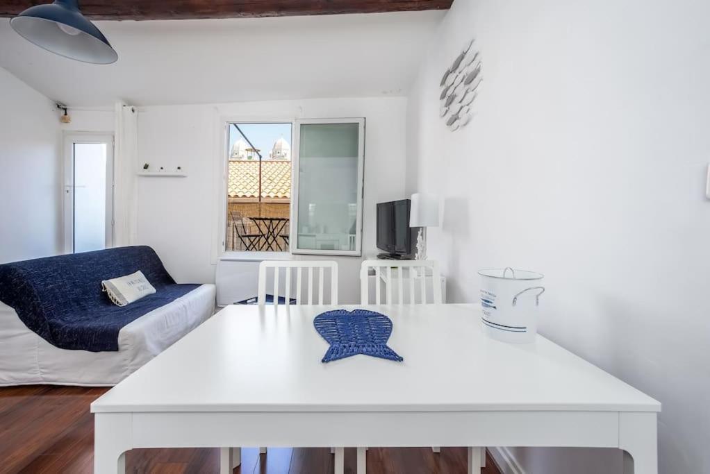 Au Coeur Du Panier Avec Terrasse 2 A 4 Personnes Climatisation Apartment มาร์กเซย ภายนอก รูปภาพ